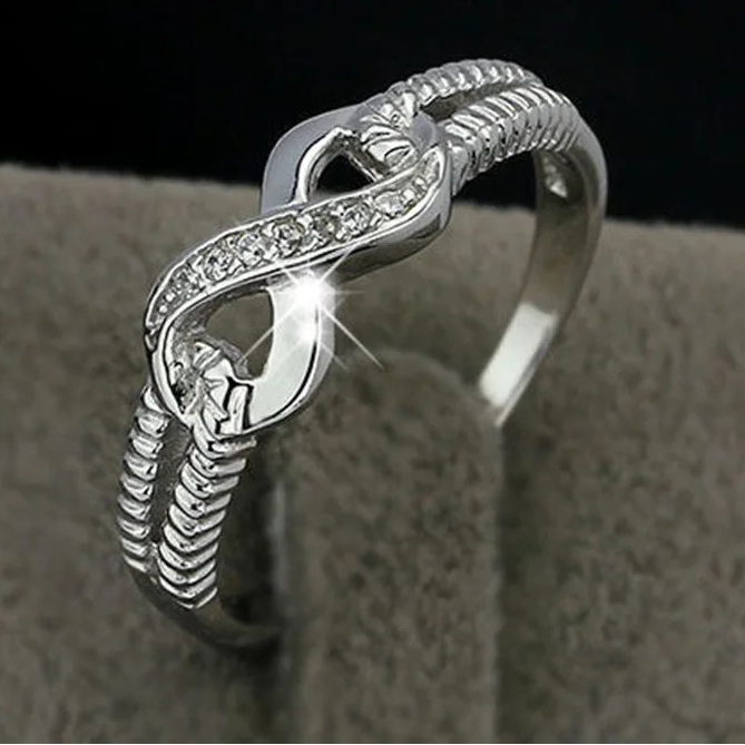 Figure 8 Pattern 925 Sterling Silver Ring for Women