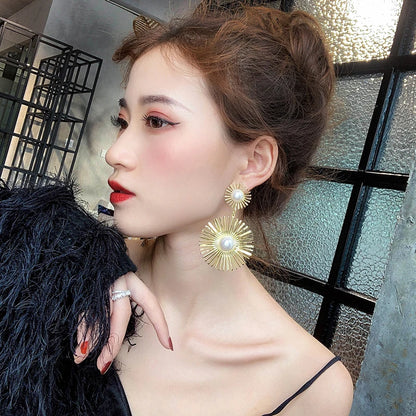 Geometric Irregular Round Pendant Earrings