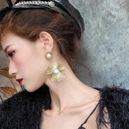 Geometric Irregular Round Pendant Earrings