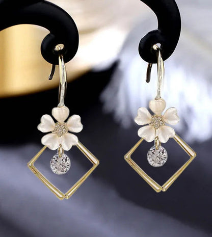 Retro Pearl Water Drop Earrings